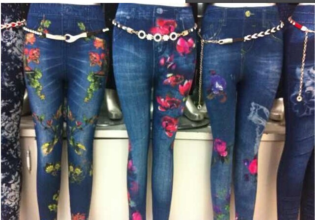 印花牛仔褲批發(fā)指南 服裝服飾市場的新趨勢與機遇